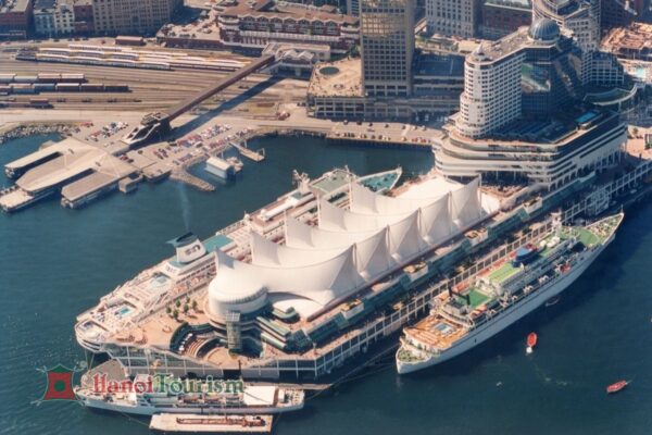 Bến du thuyền Canada Place - Canada