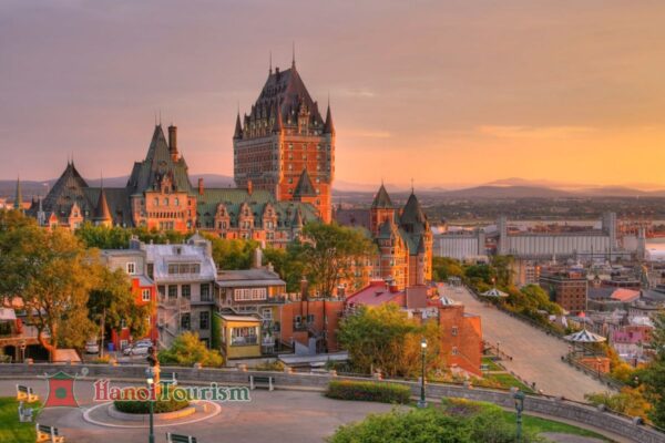 Lâu đài Fairmont Le Château Frontenac - Canada
